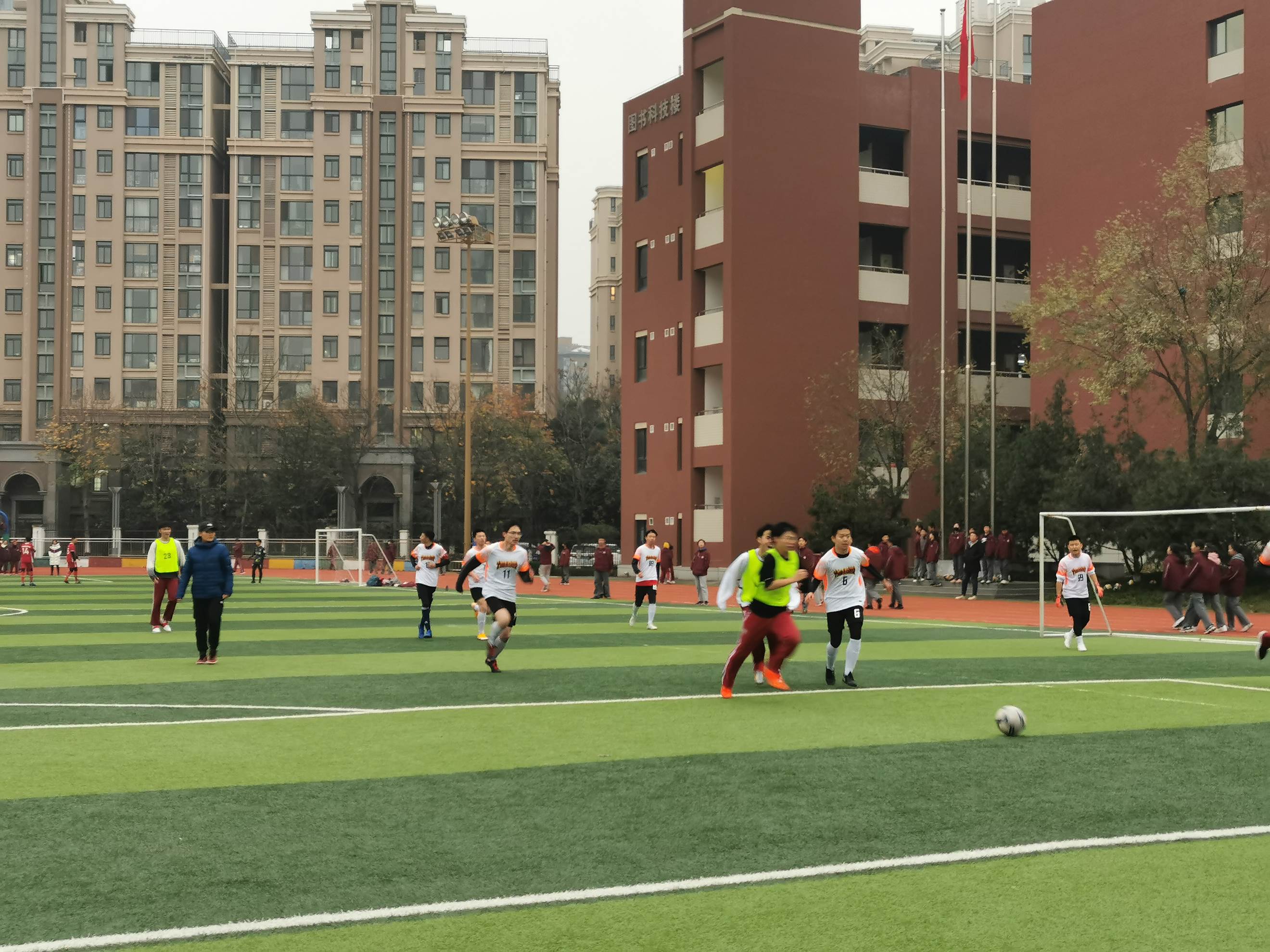 西安市曲江第一中学开展高2019级足球比赛